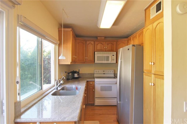 1326 Devonshire Ln