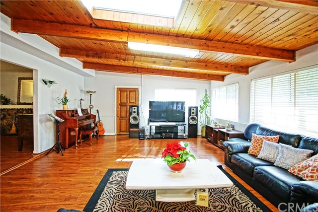 17105 Alfred Ave
