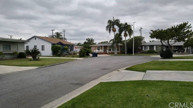13229 Dunrobin Ave