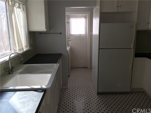 546 W 20th St