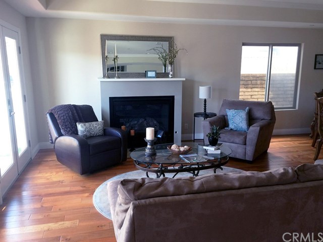 3291 Rossmoor Way