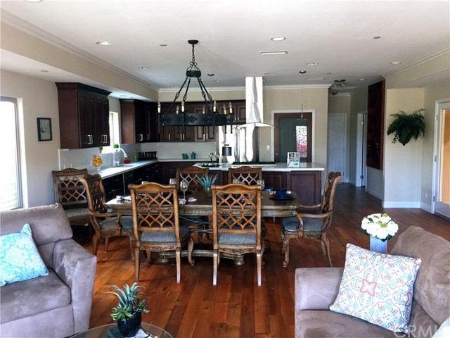 3291 Rossmoor Way