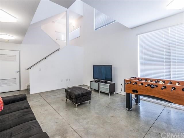 350 Cedar Ave #406