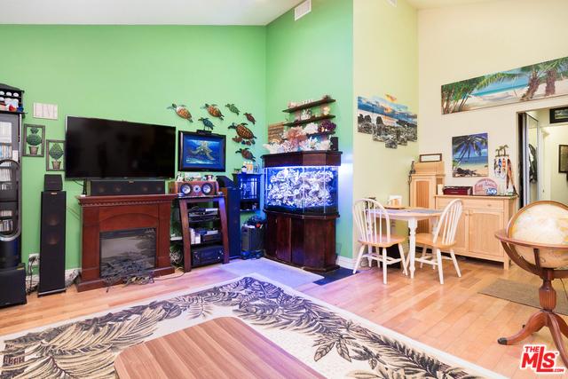 1100 Walnut Ave #6