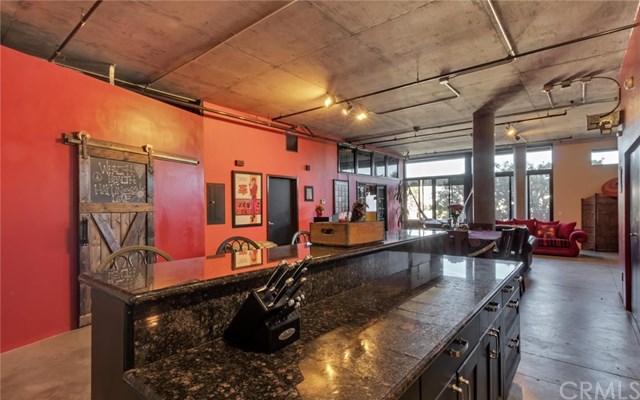 835 Locust Ave #320