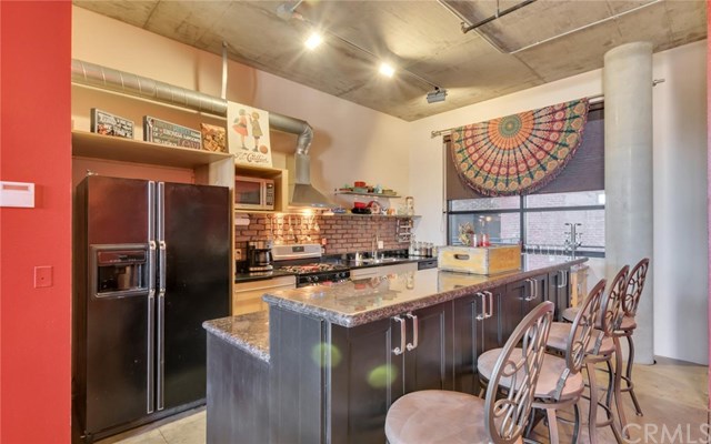 835 Locust Ave #320