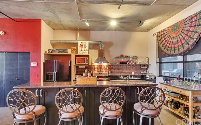 835 Locust Ave #320
