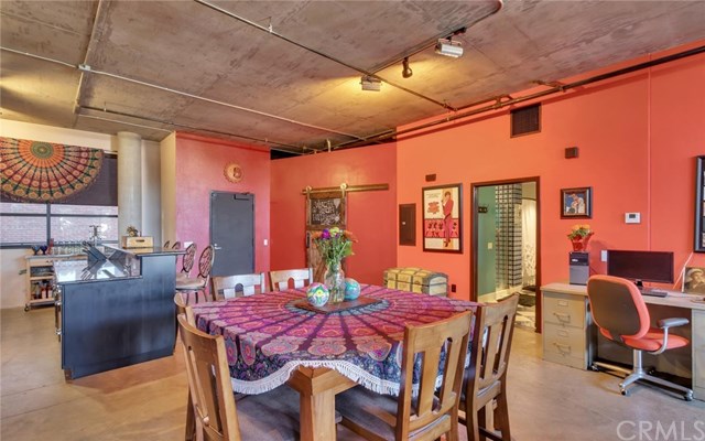 835 Locust Ave #320
