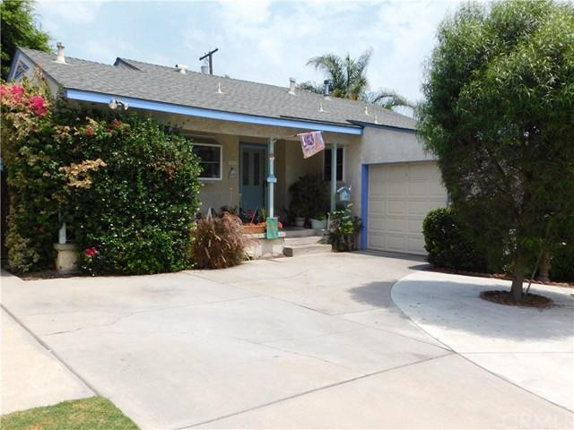 2961 Vuelta Grande Ave