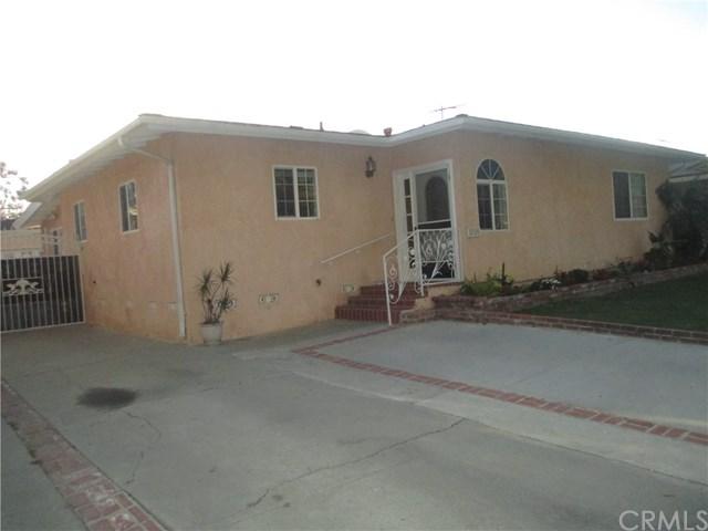 2961 Vuelta Grande Ave