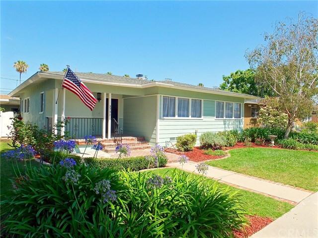 2961 Vuelta Grande Ave