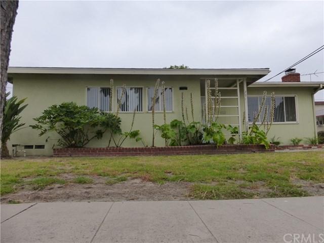 2961 Vuelta Grande Ave