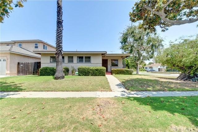 2961 Vuelta Grande Ave