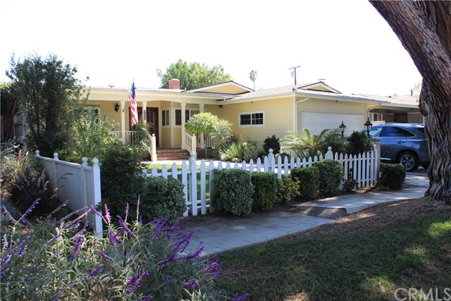 2048 Lees Ave