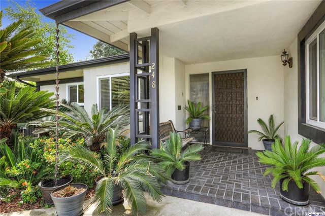 218 Manzanita Ave