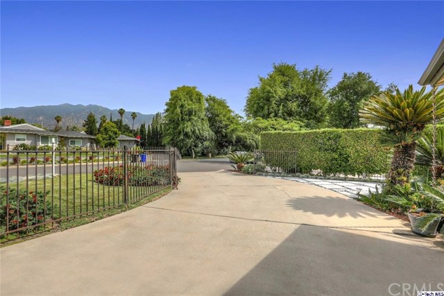 218 Manzanita Ave