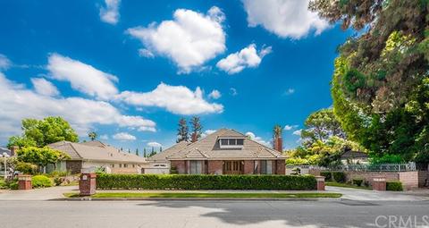 253 W Naomi Ave