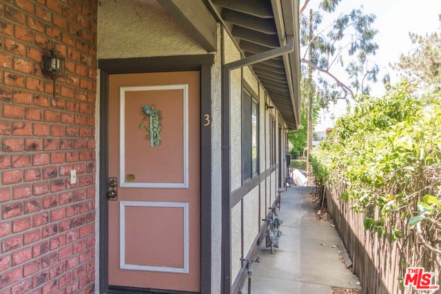 300 N El Molino Ave #326