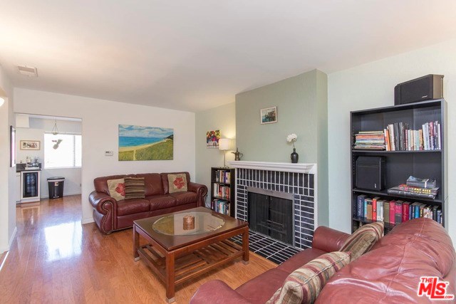 300 N El Molino Ave #326