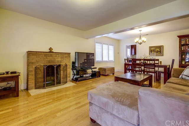 1932 Beverly Dr