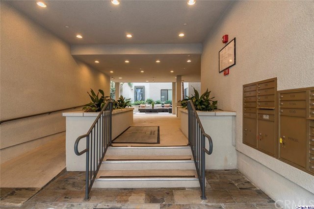 For Sale: 230 S Jackson St #102 Glendale, CA 91205