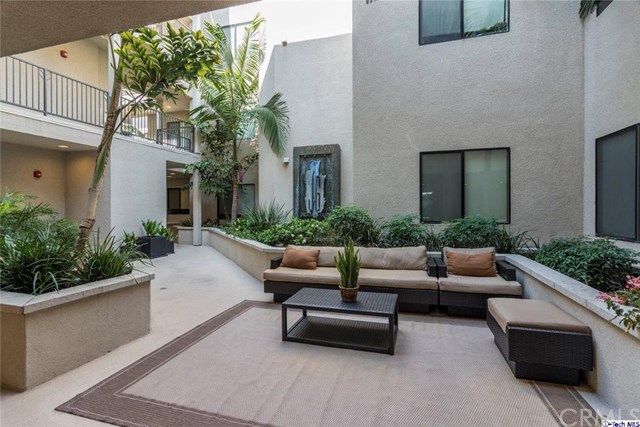 For Sale: 230 S Jackson St #102 Glendale, CA 91205
