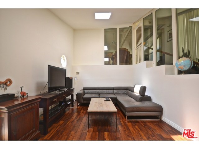 For Sale: 2749 E Chevy Chase Dr Glendale, CA 91206