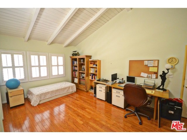 For Sale: 2749 E Chevy Chase Dr Glendale, CA 91206