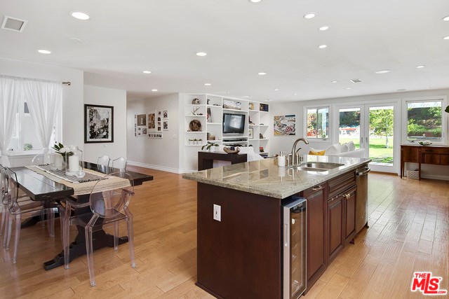 3947 Patrick Henry Pl