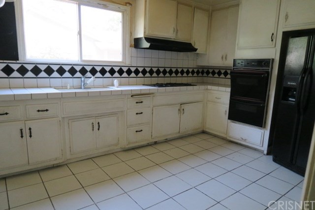 6815 Sale Ave