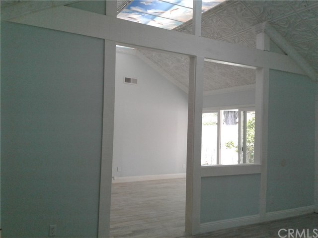 9960 Owensmouth Ave #32