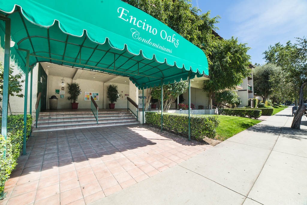 5429 Newcastle Ave #221
