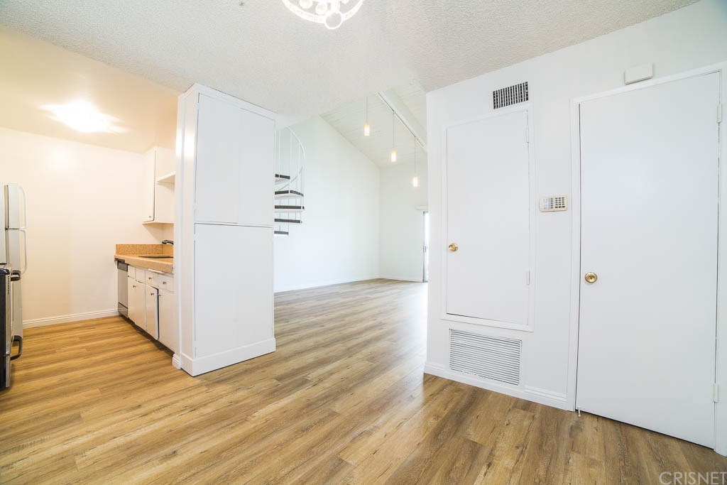 5429 Newcastle Ave #221