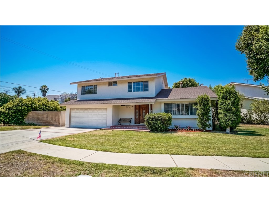 9541 Claire Ave