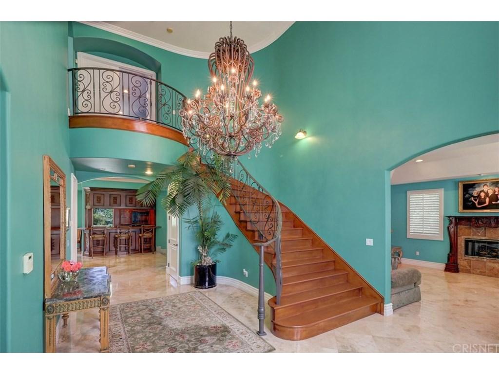 4734 Viviana Dr