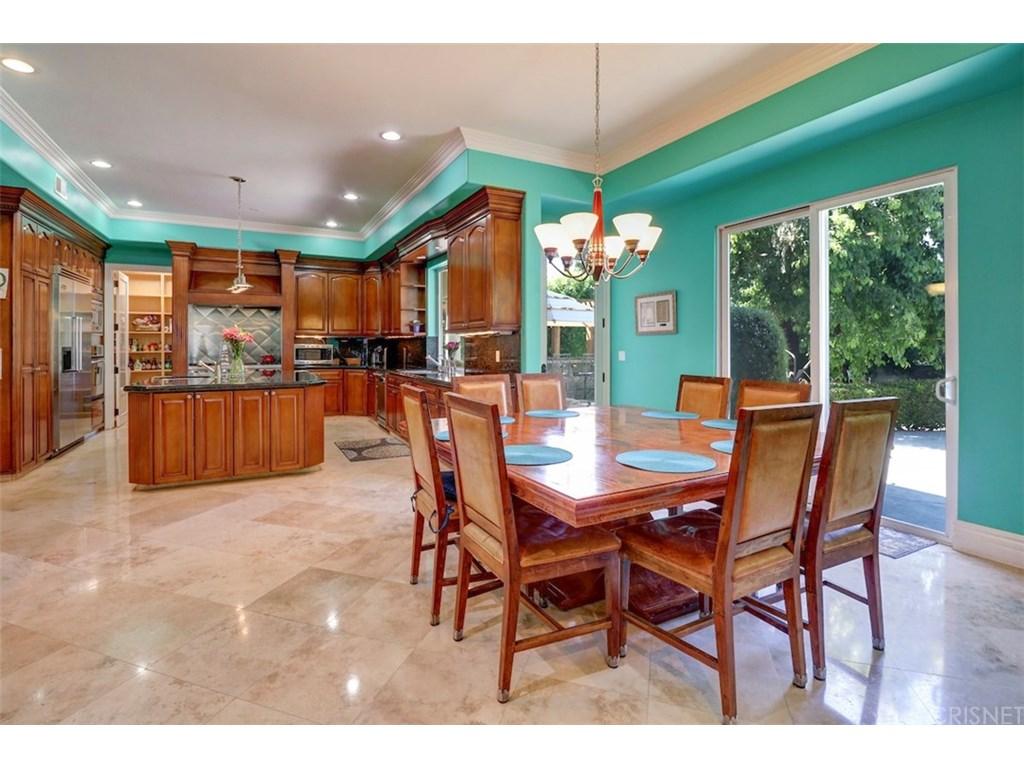 4734 Viviana Dr