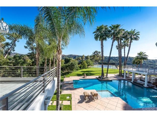 4540 Encino Ave