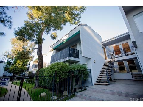 18601 Collins St #D22