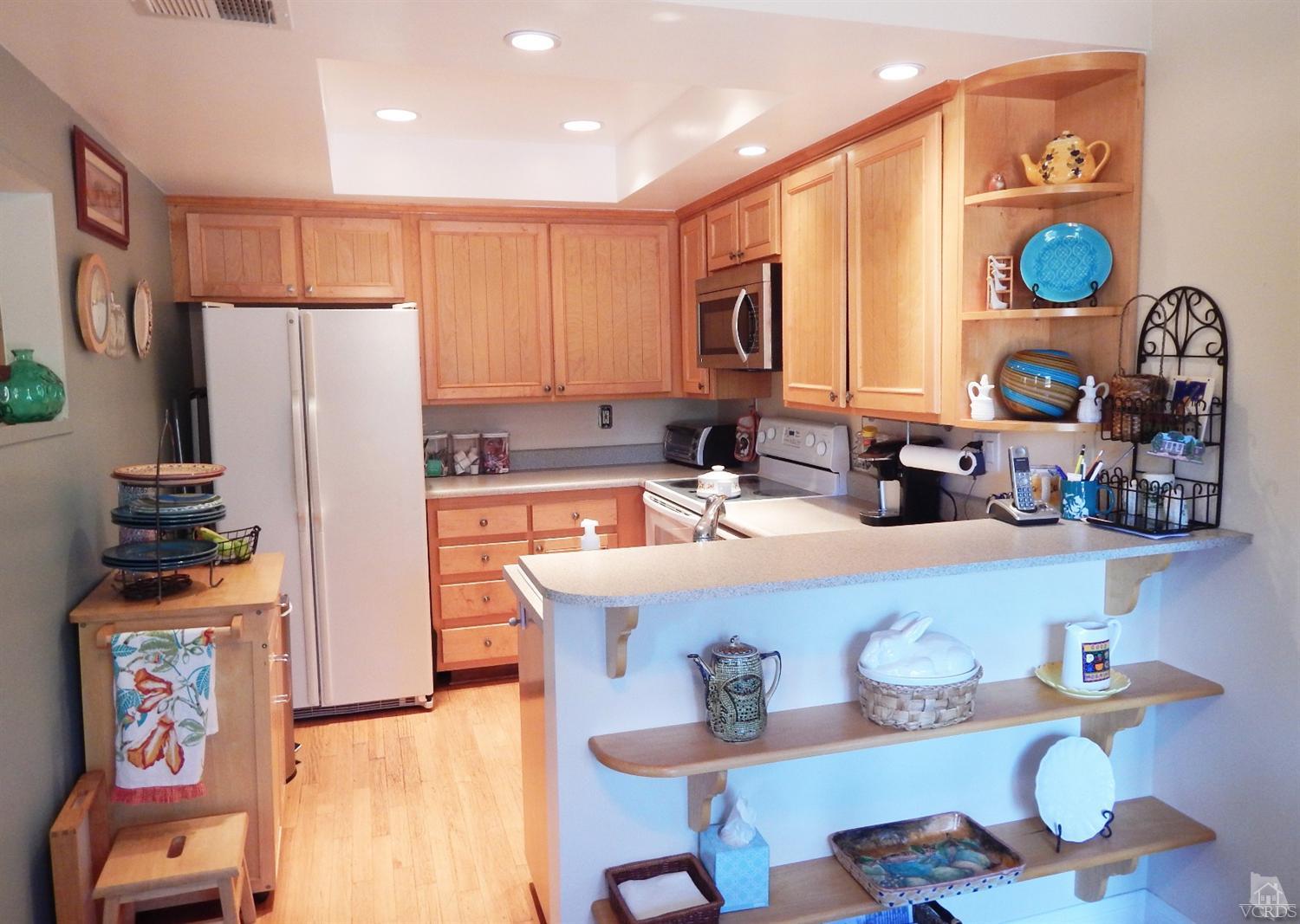 For Sale: 424 Arbor Lane Ct #APT 202 Thousand Oaks, CA 91360