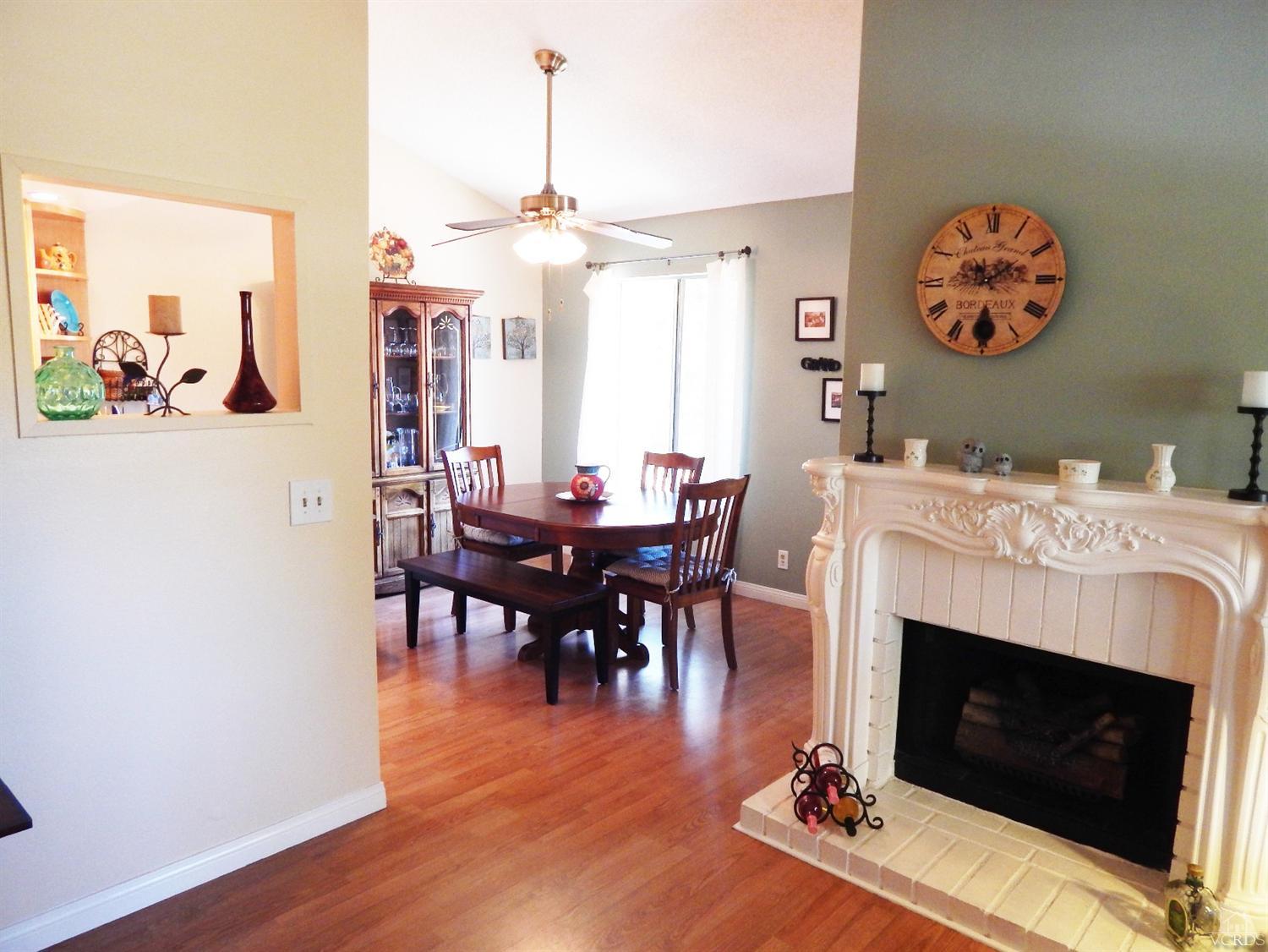 For Sale: 424 Arbor Lane Ct #APT 202 Thousand Oaks, CA 91360