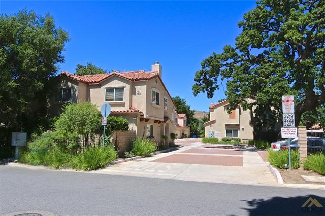 3215 Royal Oaks Dr