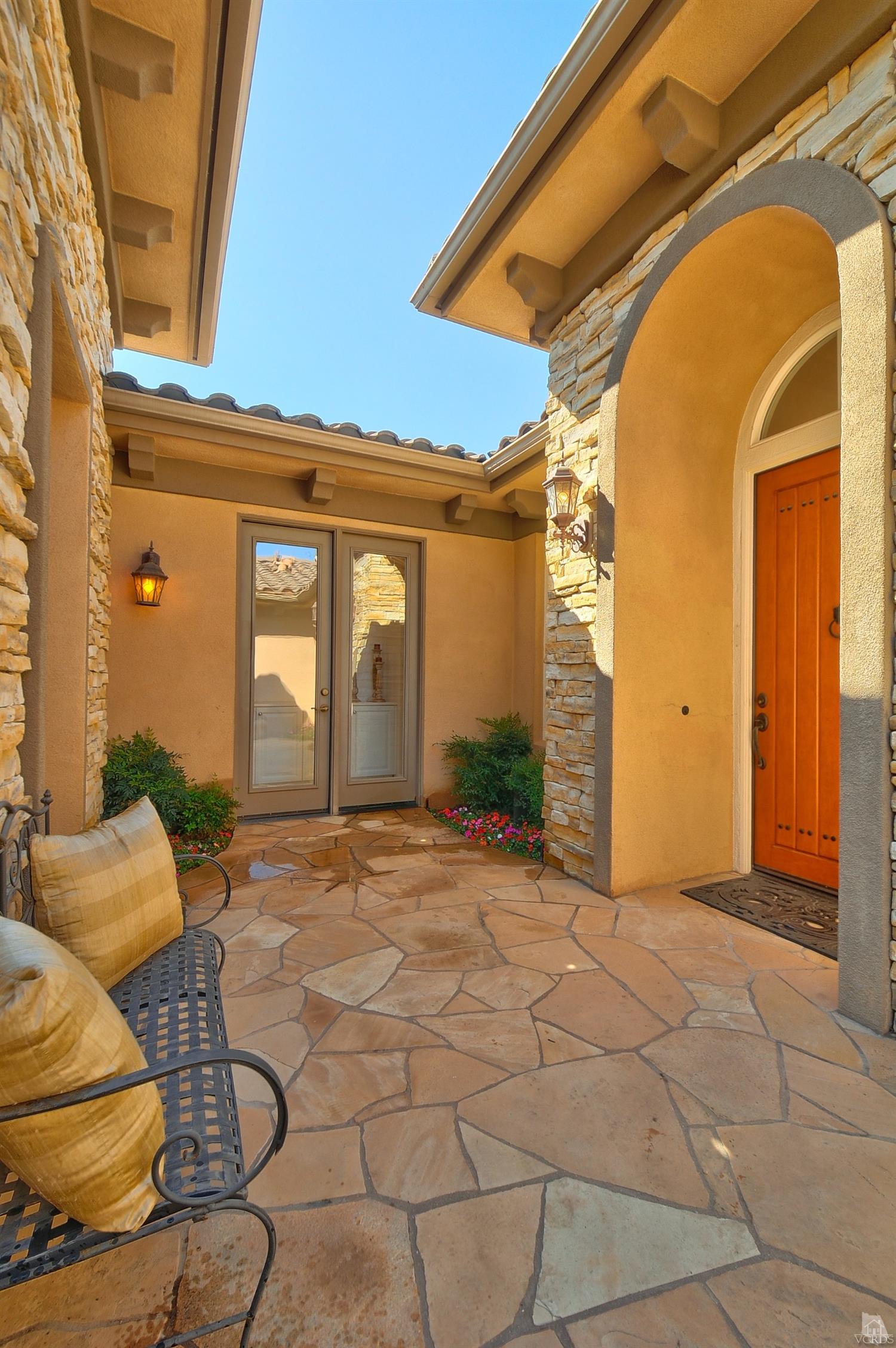 2337 Mountain Crest Cir