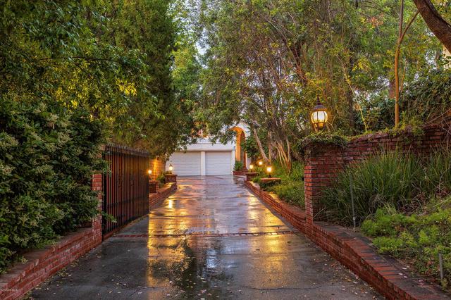 4855 Nomad Dr