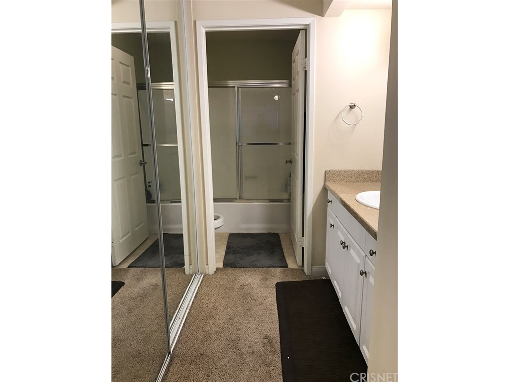 5545 Canoga Ave #321