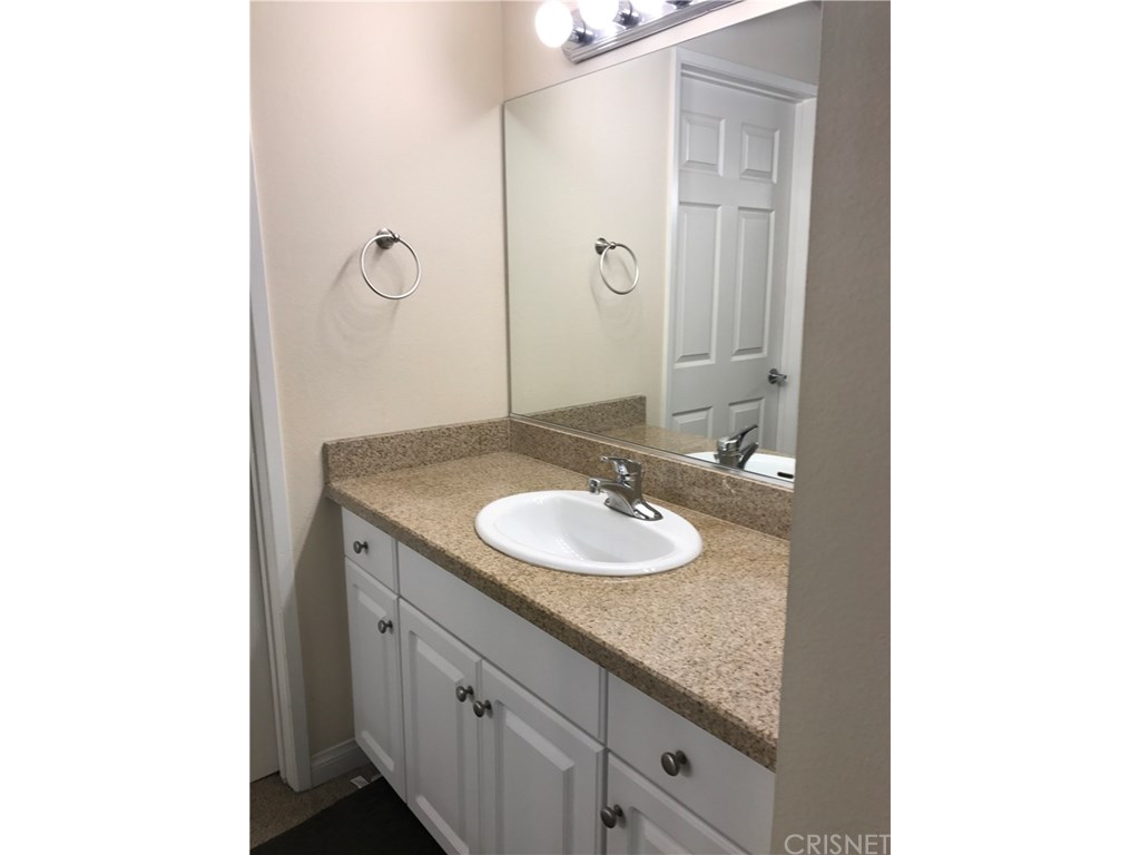 5545 Canoga Ave #321