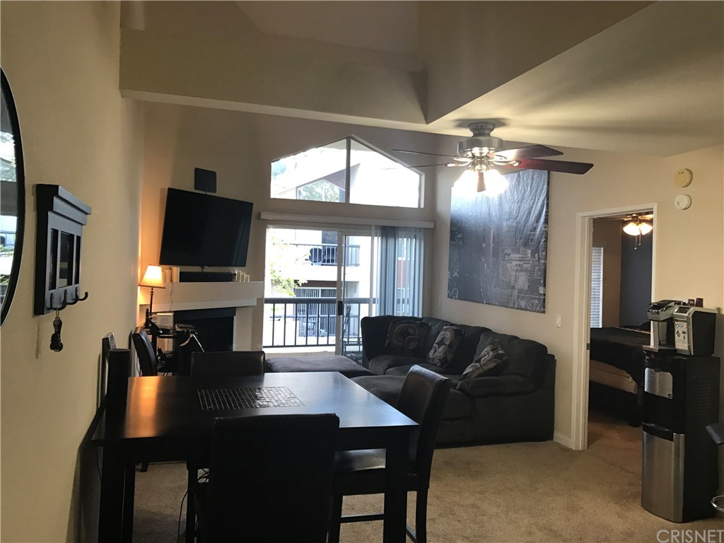 5545 Canoga Ave #321