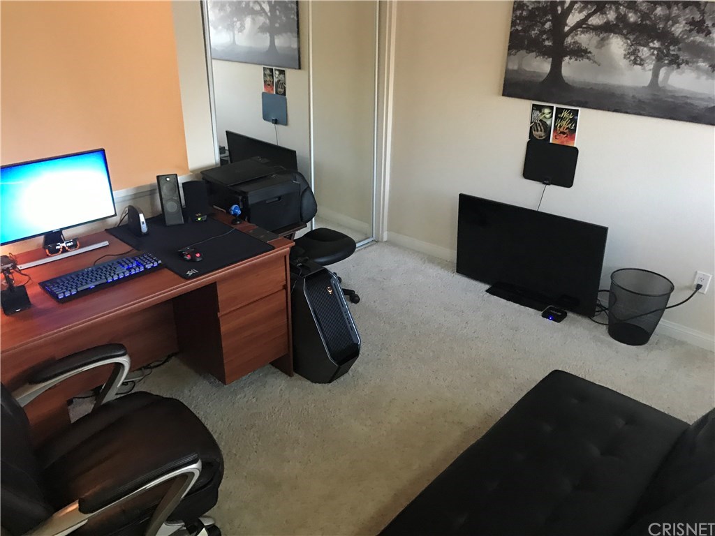5545 Canoga Ave #321