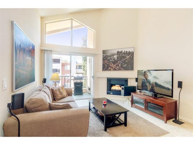 5520 Owensmouth Ave #109