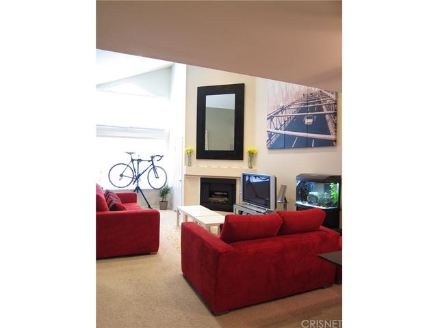 5520 Owensmouth Ave #109
