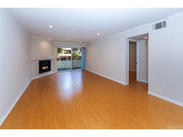 5520 Owensmouth Ave #109